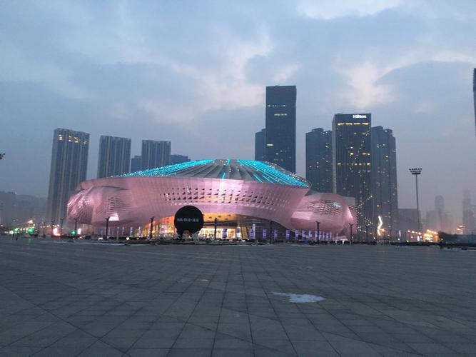 大連港貨運(yùn)碼頭夜景時(shí)間大連港貨運(yùn)碼頭電話