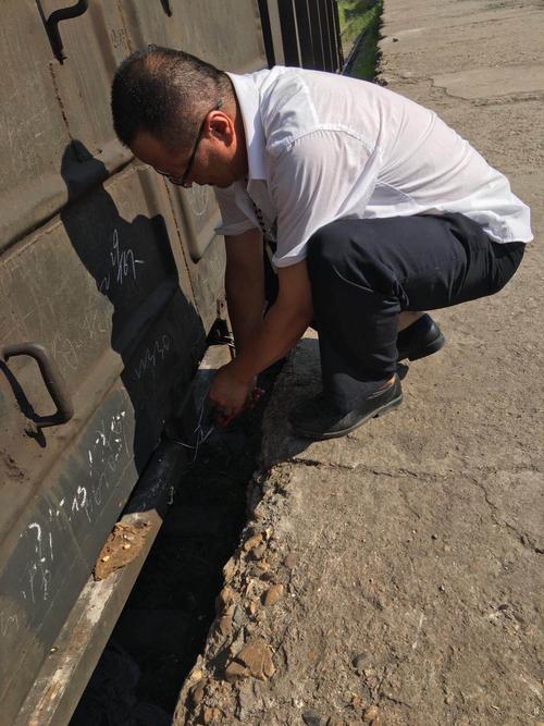 外勤貨運(yùn)員作業(yè)標(biāo)準(zhǔn)有哪些外勤貨運(yùn)員作業(yè)標(biāo)準(zhǔn)有哪些內(nèi)容