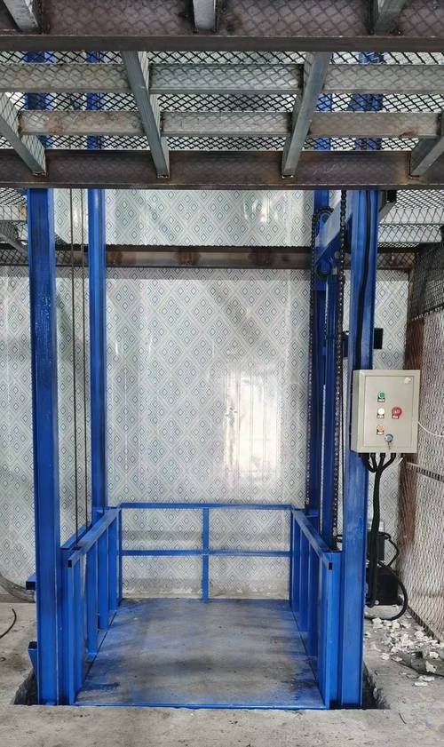 農(nóng)村貨運電梯農(nóng)村貨運電梯圖片大全