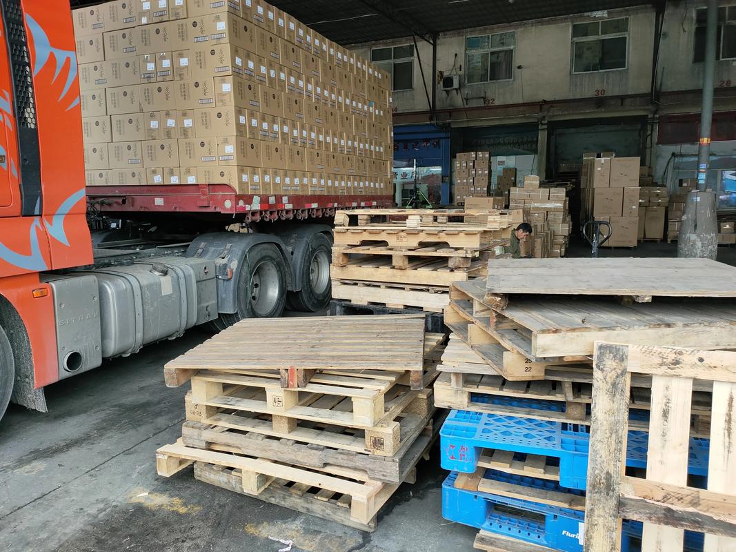 成都到雙鴨山汽車貨運(yùn)公司成都到雙鴨山汽車貨運(yùn)公司電話